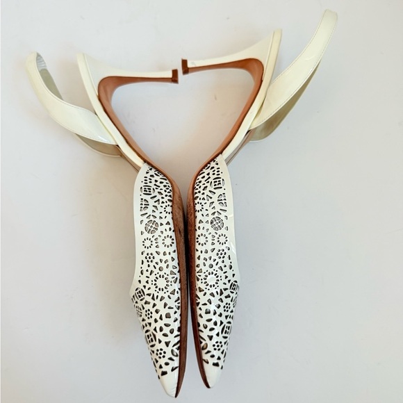 Manolo Blahnik White leather laser Cutout Carolyne slingback kitten pumps EU40.5 - Picture 4 of 7